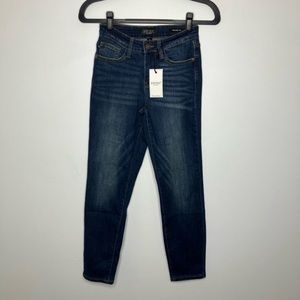 NWT JUDY BLUE Adelene Mid Rise Girlfriend Jean Indigo 25